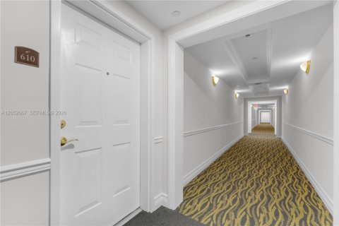 Copropriété à louer à Coral Gables, Floride: 2 chambres, 90.12 m2 № 2263834 - photo 26