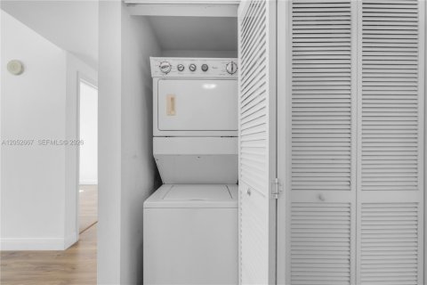 Copropriété à louer à Coral Gables, Floride: 2 chambres, 90.12 m2 № 2263834 - photo 23