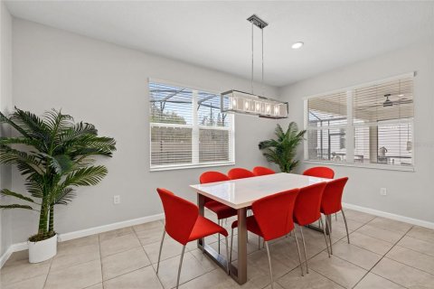 Casa en venta en Kissimmee, Florida, 6 dormitorios, 331.38 m2 № 2093379 - foto 14
