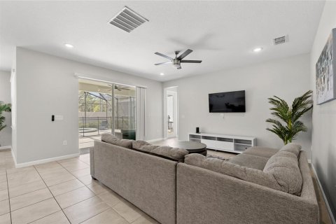 Casa en venta en Kissimmee, Florida, 6 dormitorios, 331.38 m2 № 2093379 - foto 7