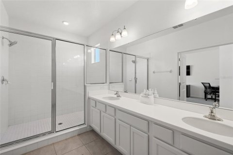 Casa en venta en Kissimmee, Florida, 6 dormitorios, 331.38 m2 № 2093379 - foto 23