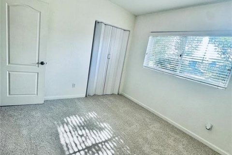 House in Orlando, Florida 4 bedrooms, 165.37 sq.m. № 1894377 - photo 21