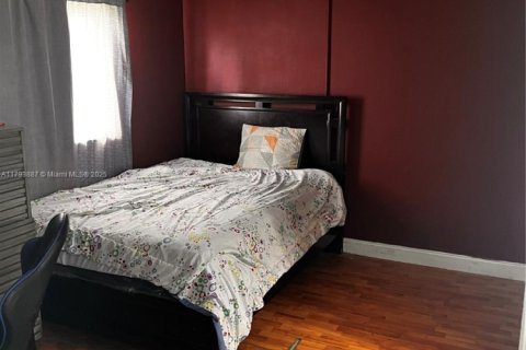 Condo in Hollywood, Florida, 2 bedrooms № 1959030 - photo 13