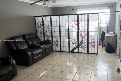 Condo in Hollywood, Florida, 2 bedrooms № 1959030 - photo 5