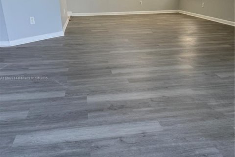 Condominio en alquiler en Oakland Park, Florida, 1 dormitorio, 74.51 m2 № 1931304 - foto 9