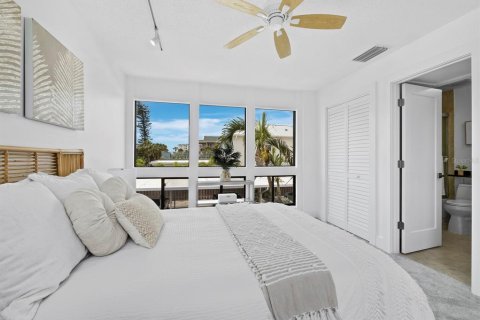 Condo in Sarasota, Florida, 2 bedrooms  № 2114280 - photo 9
