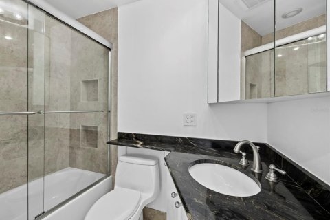 Condo in Sarasota, Florida, 2 bedrooms  № 2114280 - photo 30