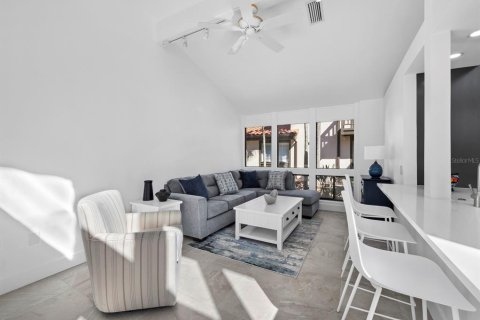 Condo in Sarasota, Florida, 2 bedrooms  № 2114280 - photo 15