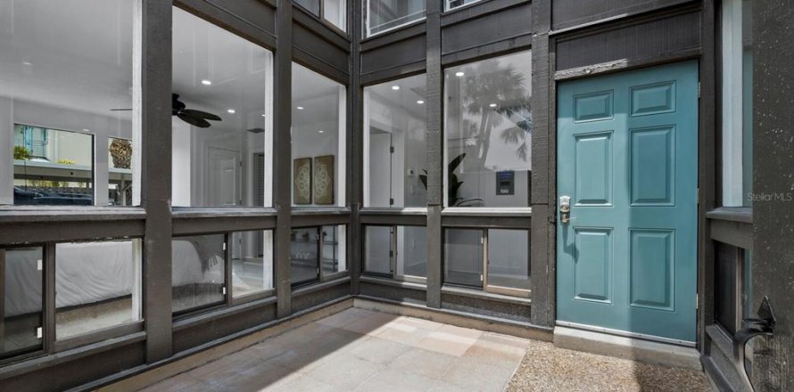 Condo in Sarasota, Florida, 2 bedrooms  № 2114280