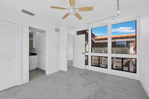 Condo in Sarasota, Florida, 2 bedrooms  № 2114280 - photo 29