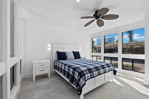 Condo in Sarasota, Florida, 2 bedrooms  № 2114280 - photo 21