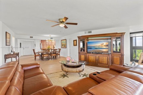 Снять в аренду кондоминиум в Марафон, Флорида 3 спальни, 148.83м2, № 1985188 - фото 7