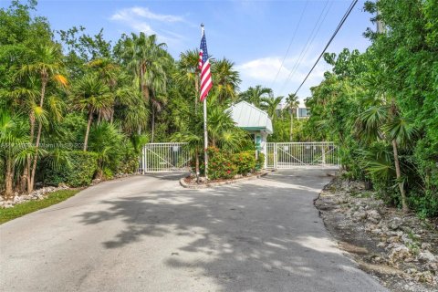 Снять в аренду кондоминиум в Марафон, Флорида 3 спальни, 148.83м2, № 1985188 - фото 2