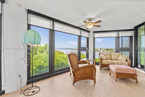 Снять в аренду кондоминиум в Марафон, Флорида 3 спальни, 148.83м2, № 1985188 - фото 9