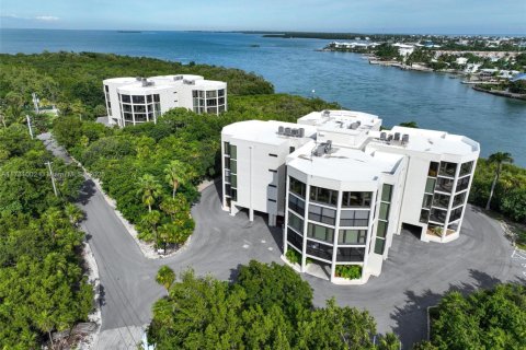 Снять в аренду кондоминиум в Марафон, Флорида 3 спальни, 148.83м2, № 1985188 - фото 1