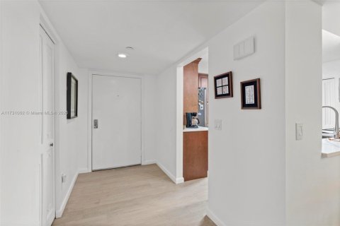 Снять в аренду кондоминиум в Марафон, Флорида 3 спальни, 148.83м2, № 1985188 - фото 4