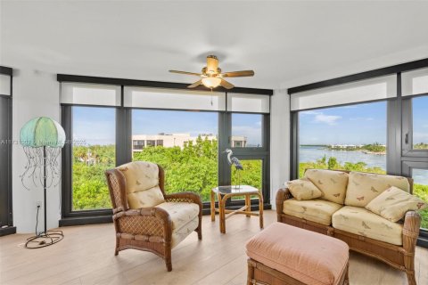 Снять в аренду кондоминиум в Марафон, Флорида 3 спальни, 148.83м2, № 1985188 - фото 8