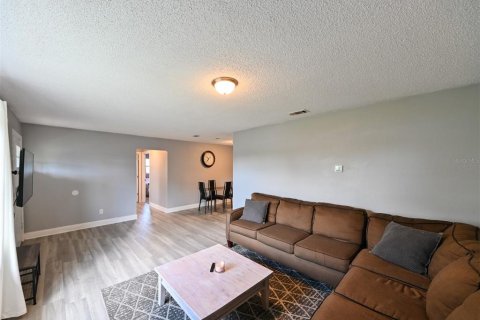 Casa en venta en Spring Hill, Florida, 3 dormitorios, 99.41 m2 № 1858025 - foto 9