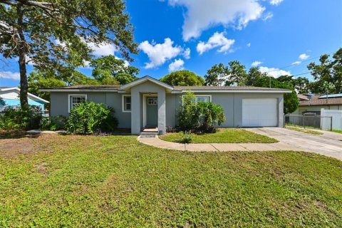 Casa en venta en Spring Hill, Florida, 3 dormitorios, 99.41 m2 № 1858025 - foto 1
