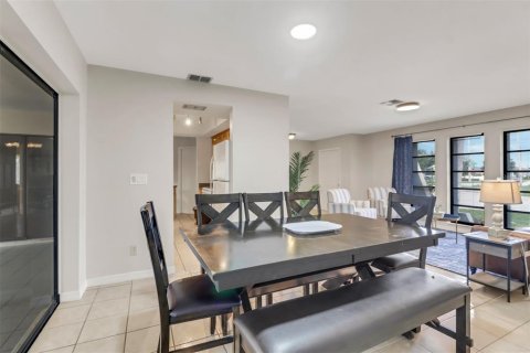 Casa en venta en Cape Coral, Florida, 3 dormitorios, 148.46 m2 № 2196324 - foto 9
