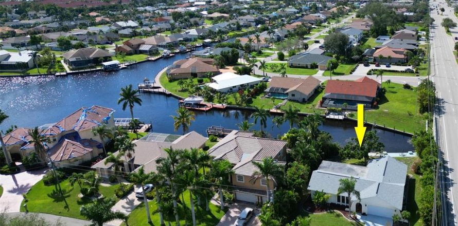Casa en Cape Coral, Florida 3 dormitorios, 148.46 m2 № 2196324