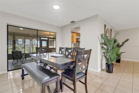 Casa en venta en Cape Coral, Florida, 3 dormitorios, 148.46 m2 № 2196324 - foto 8