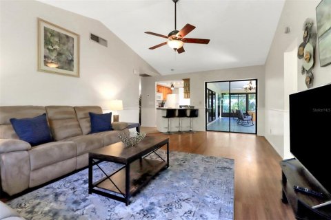 Casa en venta en Cape Coral, Florida, 3 dormitorios, 148.46 m2 № 2196324 - foto 17