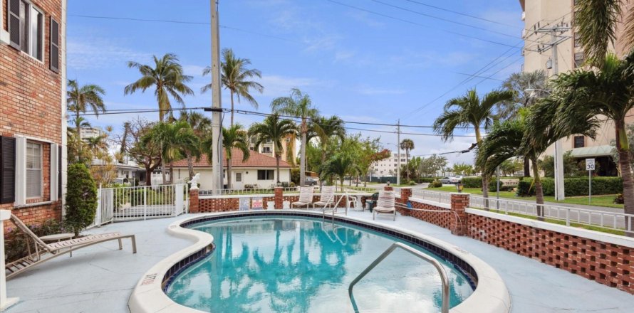 Condominio en Pompano Beach, Florida, 1 dormitorio № 1036173