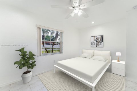 Villa ou maison à vendre à Miami, Floride: 4 chambres, 167.87 m2 № 1964467 - photo 13