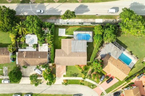 Villa ou maison à vendre à Miami, Floride: 4 chambres, 167.87 m2 № 1964467 - photo 5