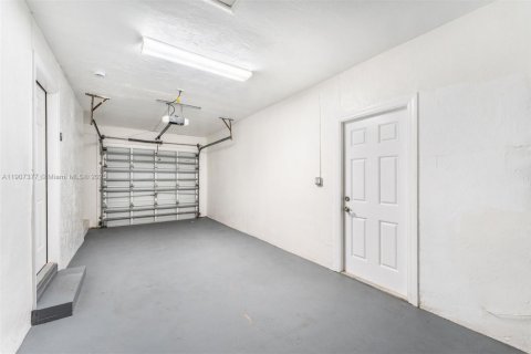 Villa ou maison à vendre à Miami, Floride: 4 chambres, 167.87 m2 № 1964467 - photo 24