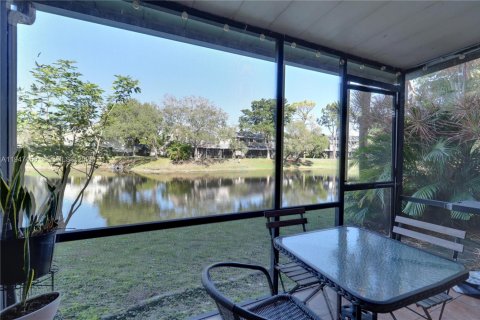 Снять в аренду таунхаус в Дирфилд-Бич, Флорида 2 спальни, 120.77м2, № 2005194 - фото 29