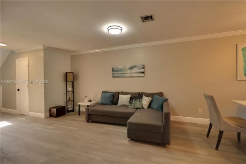 Снять в аренду таунхаус в Дирфилд-Бич, Флорида 2 спальни, 120.77м2, № 2005194 - фото 5