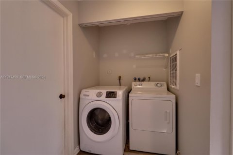 Снять в аренду таунхаус в Дирфилд-Бич, Флорида 2 спальни, 120.77м2, № 2005194 - фото 22