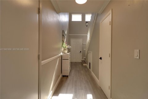 Снять в аренду таунхаус в Дирфилд-Бич, Флорида 2 спальни, 120.77м2, № 2005194 - фото 10