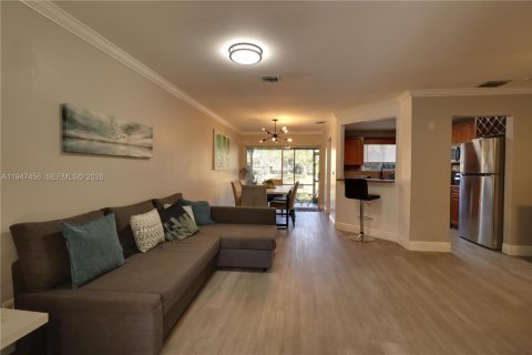 Снять в аренду таунхаус в Дирфилд-Бич, Флорида 2 спальни, 120.77м2, № 2005194 - фото 8