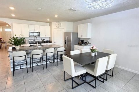 House in Kissimmee, Florida 4 bedrooms, 171.5 sq.m. № 2424216 - photo 3