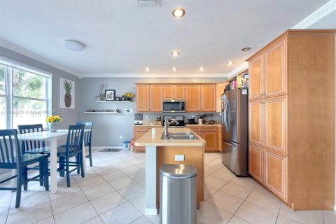 Villa ou maison à vendre à Miramar, Floride: 3 chambres, 202.53 m2 № 1943755 - photo 6