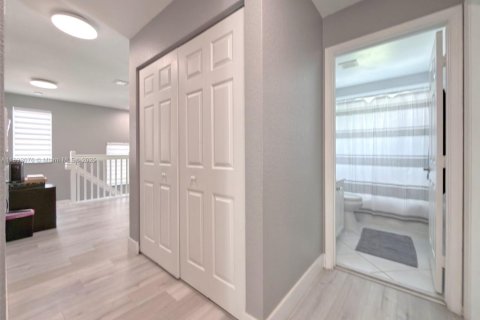 Villa ou maison à vendre à Miramar, Floride: 3 chambres, 202.53 m2 № 1943755 - photo 24