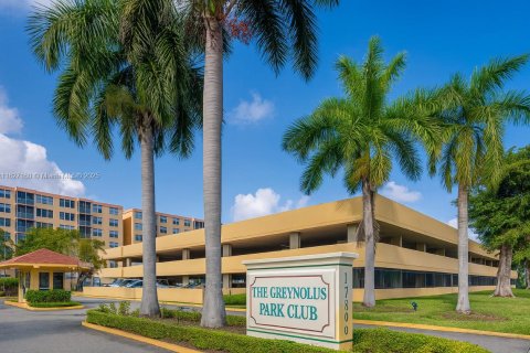 Condo in Miami, Florida, 2 bedrooms  № 1799534 - photo 18