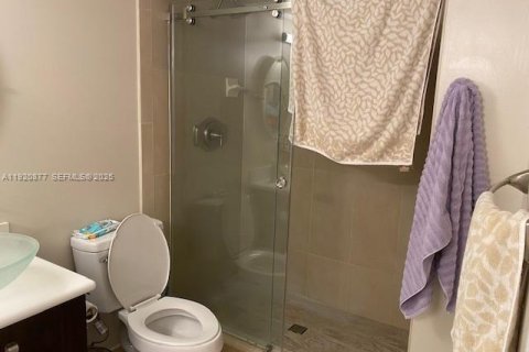 Condo in Tamarac, Florida, 2 bedrooms № 2035046 - photo 23