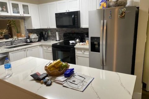 Condo in Tamarac, Florida, 2 bedrooms № 2035046 - photo 10