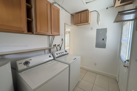 Villa ou maison à vendre à Cutler Bay, Floride: 3 chambres, 174.66 m2 № 1922170 - photo 12