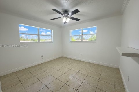 Villa ou maison à vendre à Cutler Bay, Floride: 3 chambres, 174.66 m2 № 1922170 - photo 11