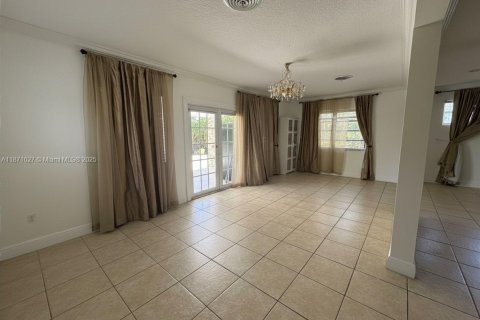 Villa ou maison à vendre à Cutler Bay, Floride: 3 chambres, 174.66 m2 № 1922170 - photo 7