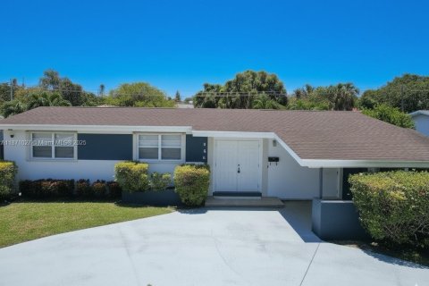 Villa ou maison à vendre à Cutler Bay, Floride: 3 chambres, 174.66 m2 № 1922170 - photo 1