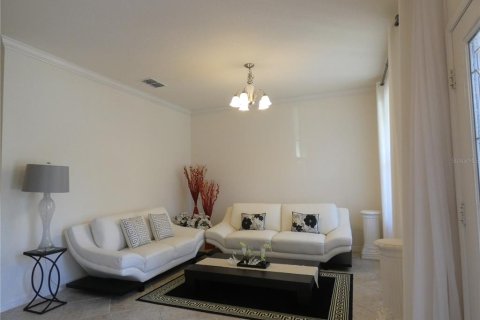 Casa en venta en Orlando, Florida, 5 dormitorios, 295.24 m2 № 2142832 - foto 4