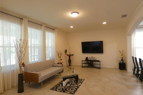 Casa en venta en Orlando, Florida, 5 dormitorios, 295.24 m2 № 2142832 - foto 7