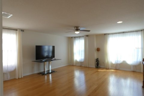 Casa en venta en Orlando, Florida, 5 dormitorios, 295.24 m2 № 2142832 - foto 13