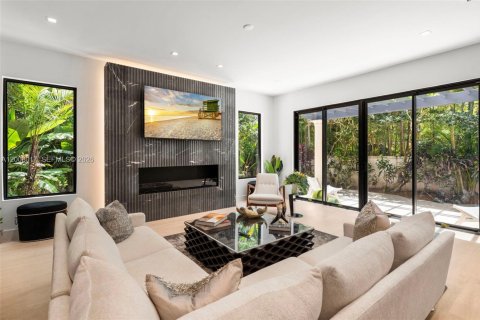 Villa ou maison à vendre à Miami, Floride: 5 chambres, 390 m2 № 2072598 - photo 13